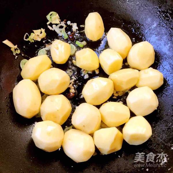 Abalone Stewed with Small Potatoes recipe