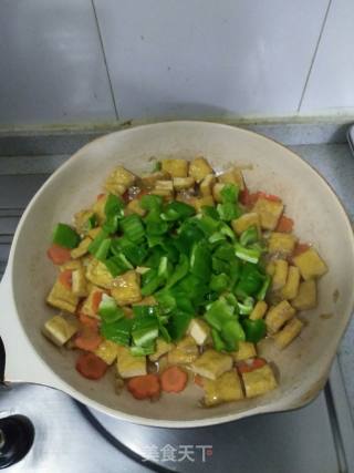 Stir-fried Carrots and Green Peppers recipe