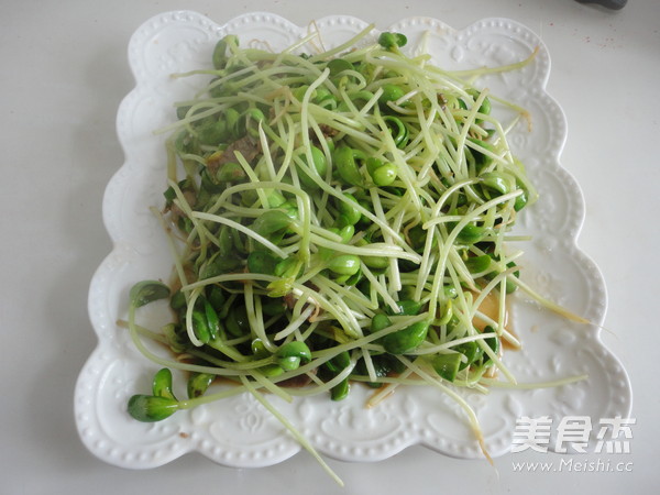 Stir-fried Pork with Black Bean Sprouts recipe