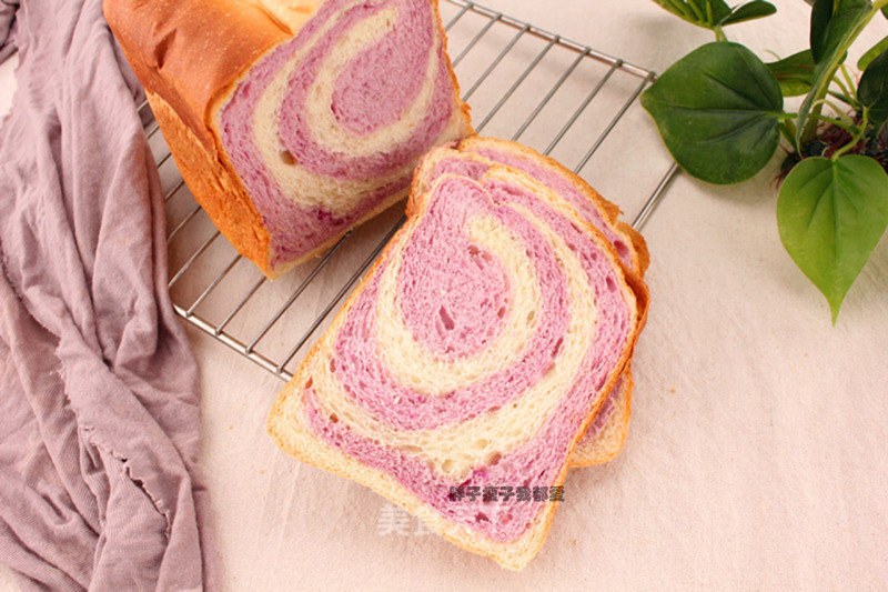 Purple Sweet Potato Two-color Toast recipe