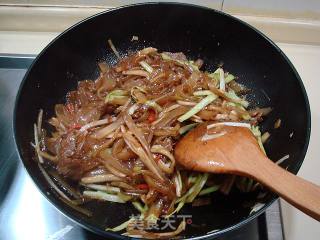 Home-cooked Food "homemade Dry Stir-fried Beef He" recipe