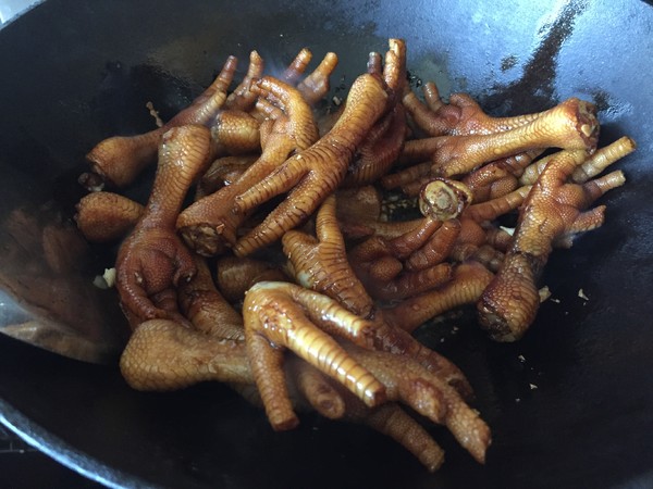 Braised Chicken Feet with Pepper Oil recipe