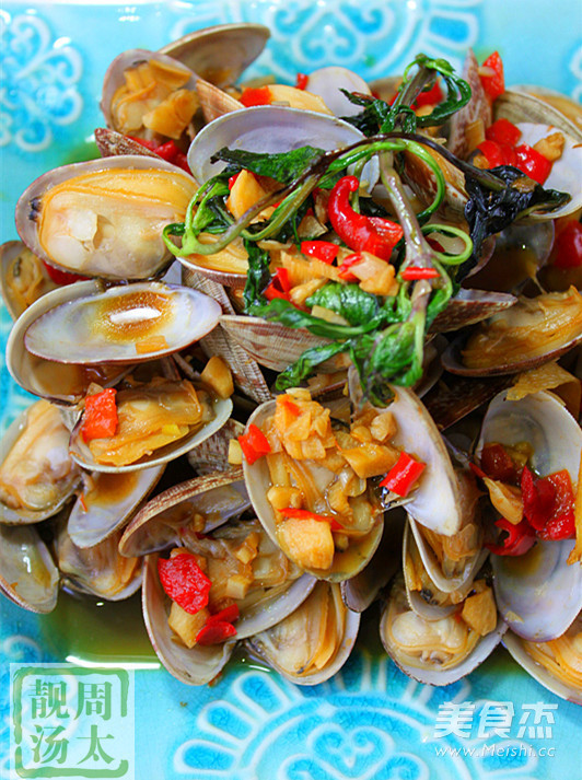 Stir-fried Clams with Wine Fragrant Perilla recipe