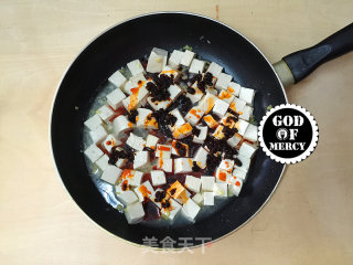 After The Holiday, Scraping Oil from The Intestines-braised Tofu with Rich Sauce and Laoganma Version recipe