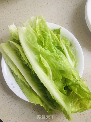 Steamed Fish and Soy Sauce Drizzled with Lettuce recipe
