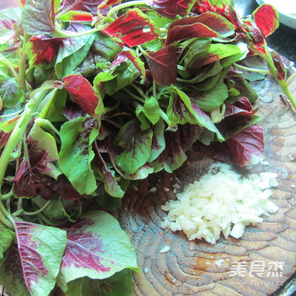 Stir-fried Amaranth with Minced Garlic recipe