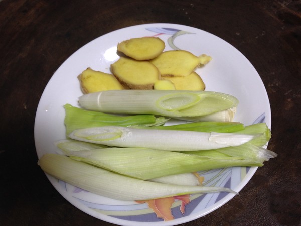 Milky White Crucian Fish Soup recipe