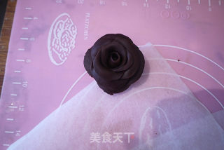 Alternative Decoration of Cake-chocolate Rose recipe