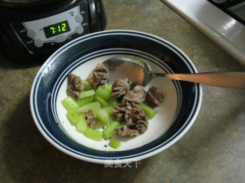 Stir-fried Chicken Gizzards with Celery recipe