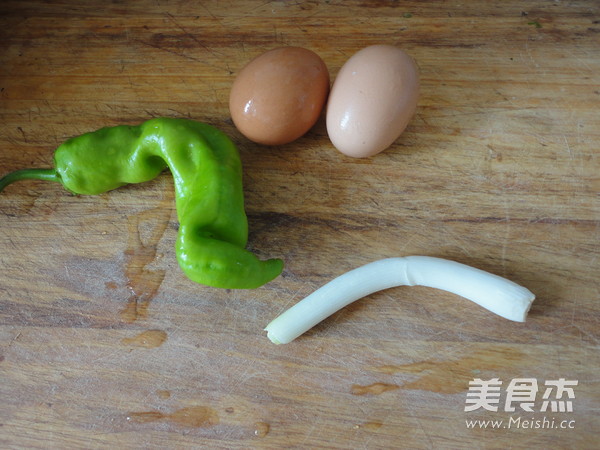 Hot Pepper and Egg Sauce Noodles recipe