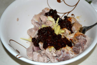 Yangjiang Steamed Pork Ribs and Meatballs with Black Bean Sauce recipe