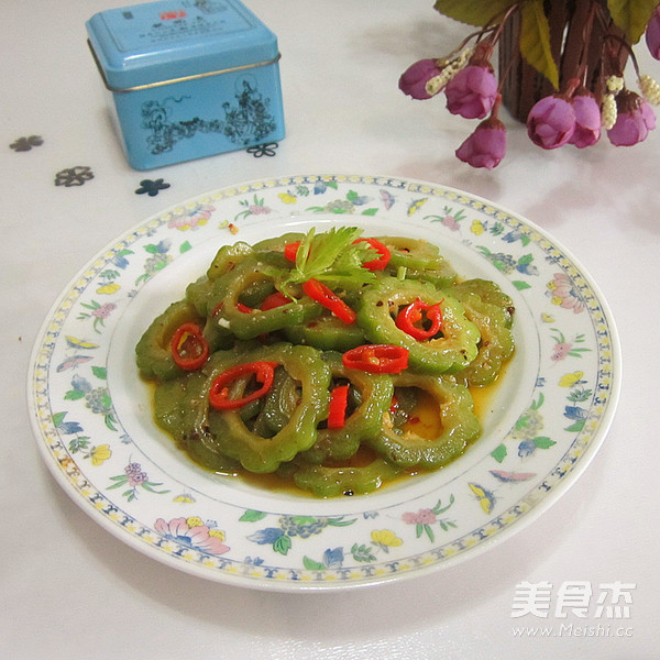 Spicy Stir-fried Bitter Gourd Rings recipe