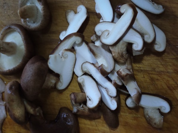 Stewed Mushrooms with Drumsticks and Mushrooms recipe