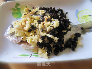 Steamed Sea Fish with Garlic Black Tempeh recipe