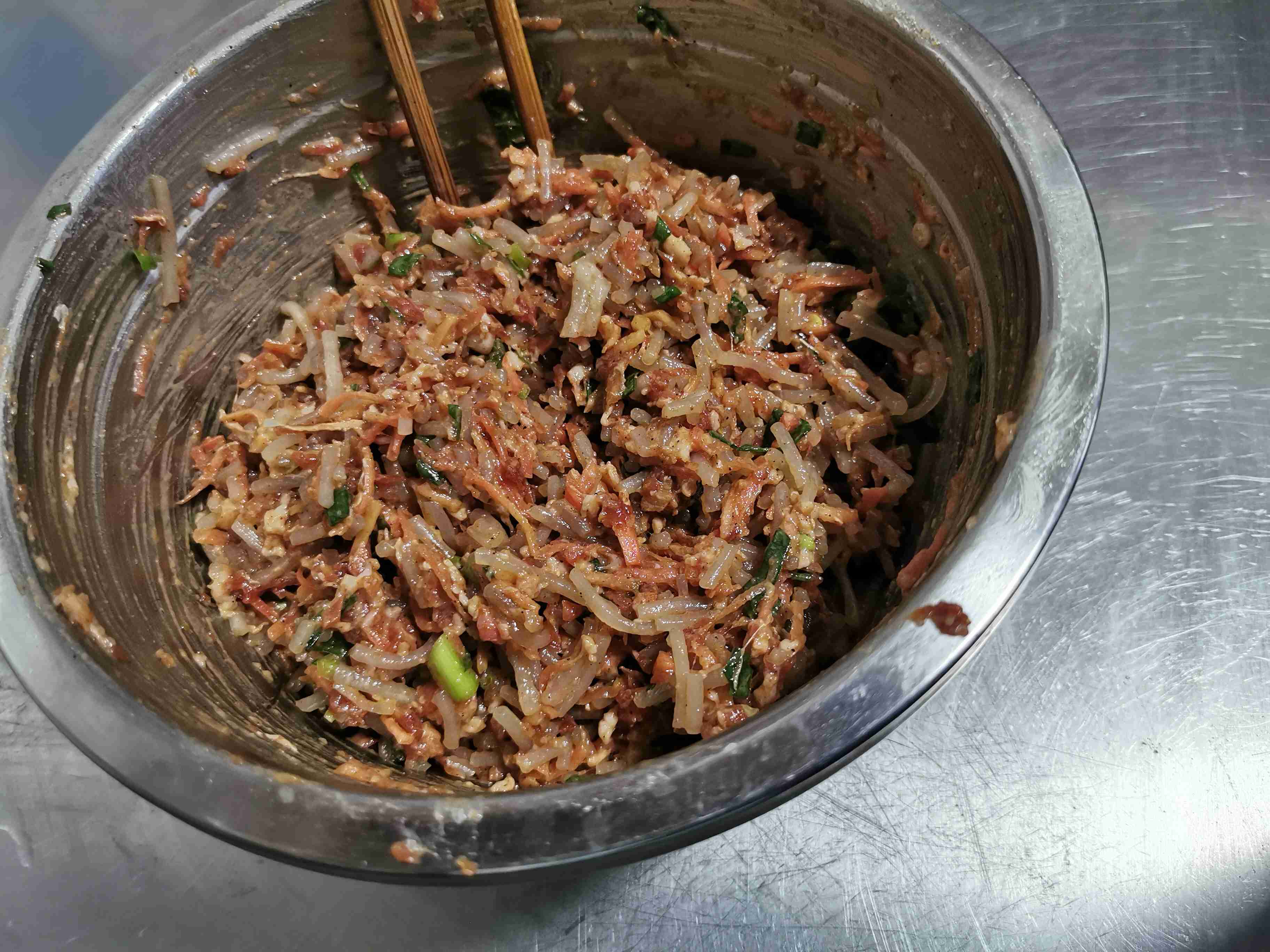 Carrot Vermicelli Meat Buns recipe