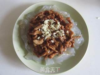 Coriander Shredded Pork with Peeled recipe