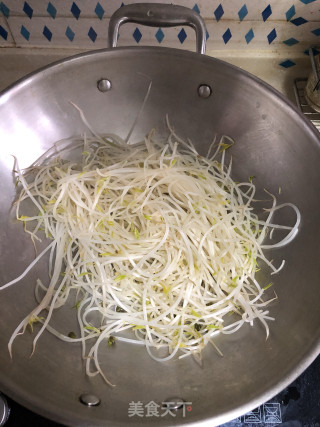 Shallots Mixed with Bean Sprouts recipe