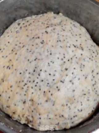 Homemade Electric Pressure Cooker Black Sesame Bread recipe