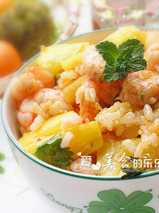 Sour and Spicy Pineapple Shrimp Fried Rice