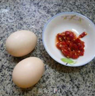 Scrambled Eggs with Chopped Pepper and Black Fungus recipe