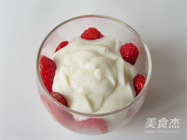 Strawberry Yogurt Drink recipe