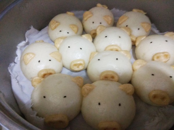 Color-changing Piglet Buns recipe