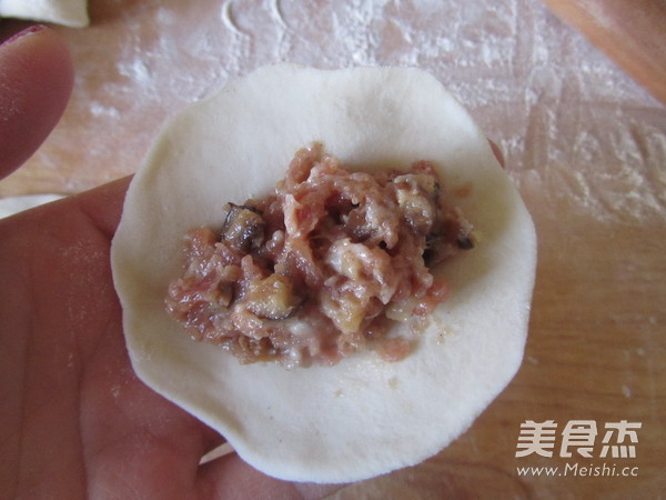 Fried Mushroom Three Fresh Dumplings recipe