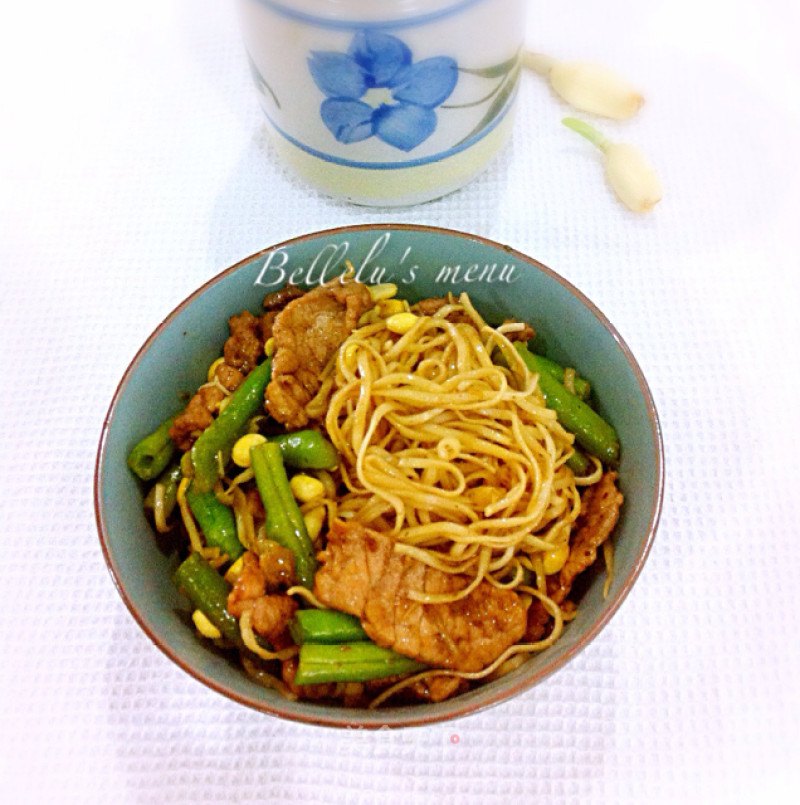 Braised Noodles with Bean Pork Slices recipe