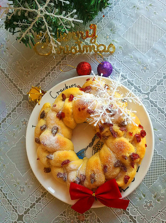 Three-strand Braided Christmas Wreath Bread recipe