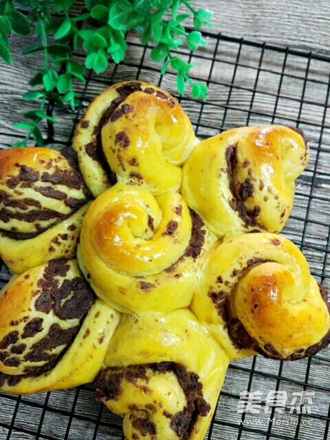 Sweet Potato Bean Paste Rose Bread recipe