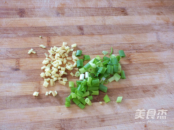 Stir-fried Beans with Mushrooms recipe