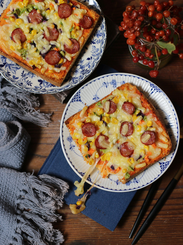 Sausage Toast Pizza recipe