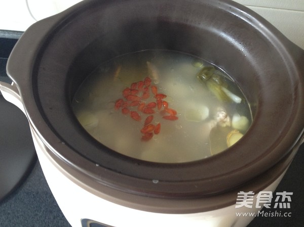 Supor·chinese Hot Pottery and Yam Stewed Chicken Soup recipe