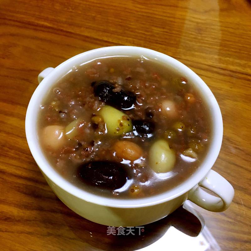 Eight Treasure Congee with Red Dates and Lotus Seeds