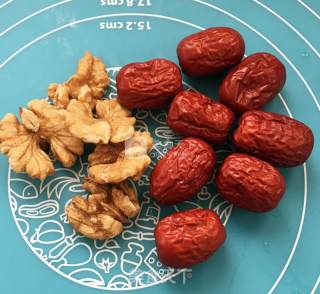 Walnut Red Date Meal Buns recipe