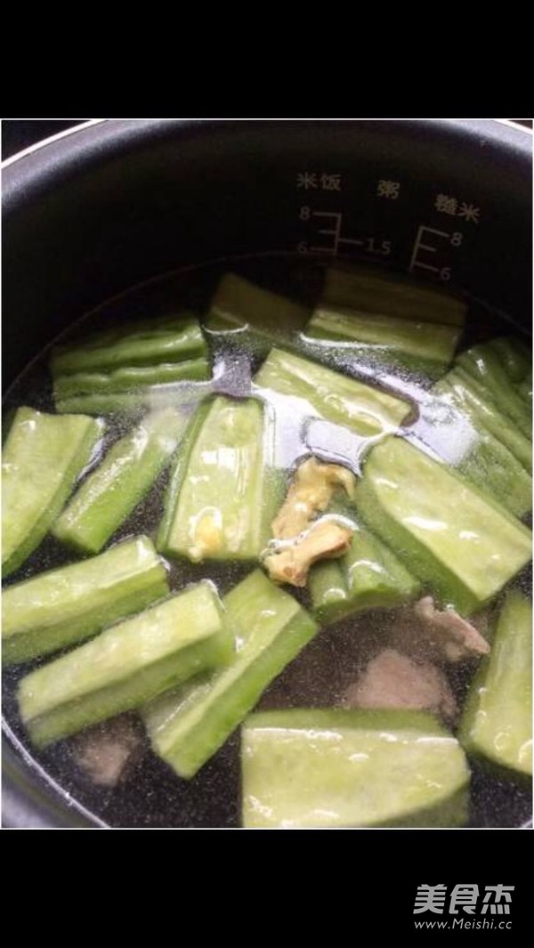 Bitter Gourd Pork Ribs Soup recipe