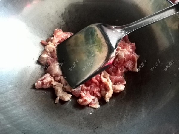 Stir-fried Meat Fungus Melon Slices recipe