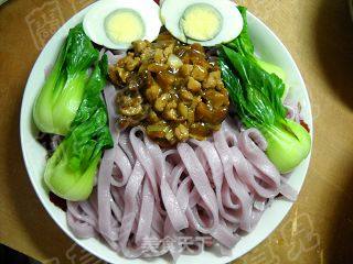 Kale Noodles with Mushroom Bean Sauce recipe