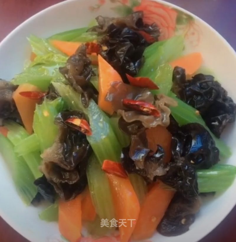 Celery with Fungus recipe