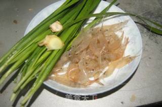 Stir-fried White Shrimp with Leek recipe