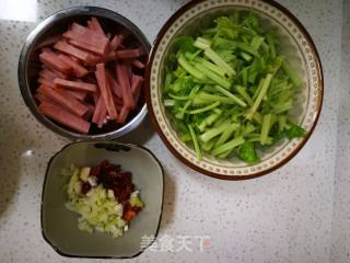 Stir-fried Ham with Celery recipe