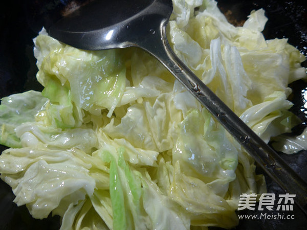 Stir-fried Beef Cabbage with Tofu in Oil recipe