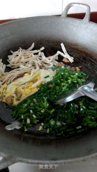 Fried Noodles with Scallion and Oyster Sauce recipe