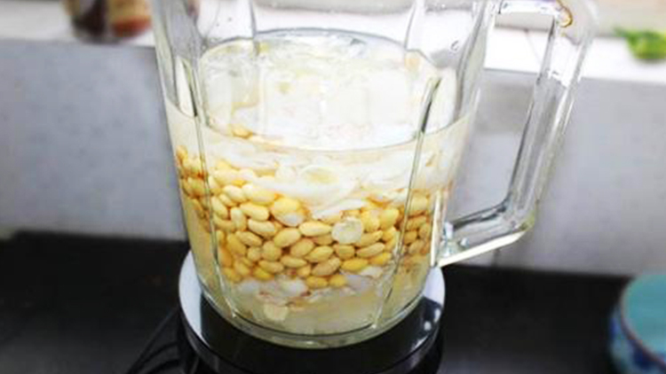 Yellow Millet Medlar Soy Milk recipe