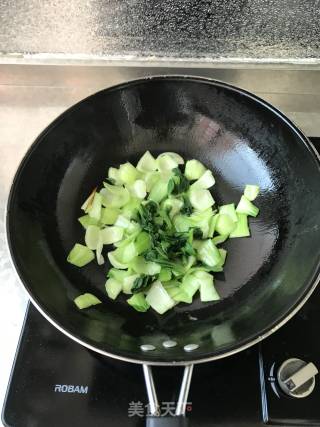 Stir-fried Fungus with Canola recipe