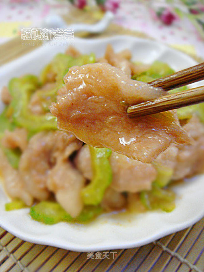 Stir-fried Bitter Melon with Crystal Meat recipe