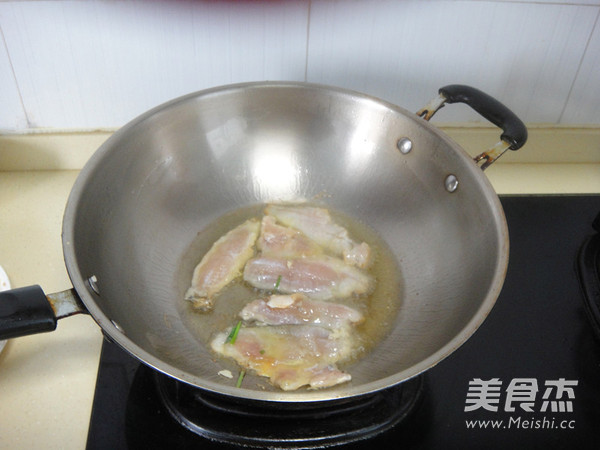 Pickled Yellow Fish Noodles recipe