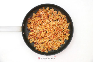 Pesto Chicken Chop Butterfly Noodles recipe