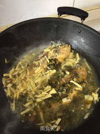 Yellow Croaker in Soup with Pickled Vegetables recipe
