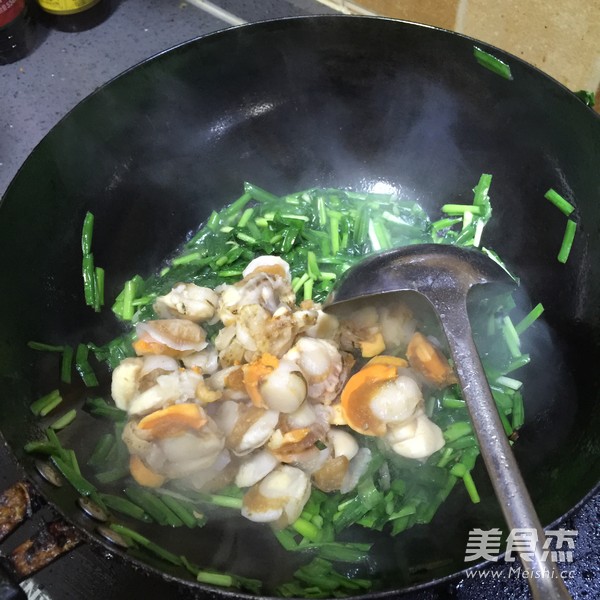 Stir-fried Scallops with Leek recipe